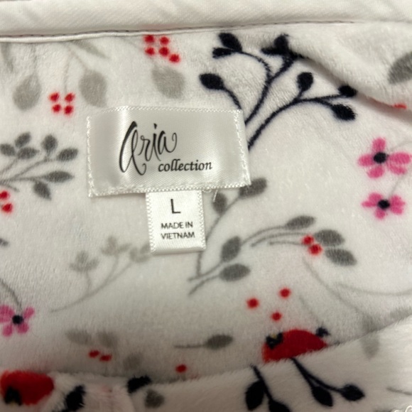 Vintage Aria Floral Nightgown - White with Cardinals - Picture 7 of 9